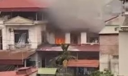 Công an Hà Nội điều tra khẩn vụ thanh niên 19 tuổi tử vong trong ngôi nhà bốc cháy sau tiếng nổ lớn