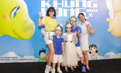 Hình ảnh mới nhất của con gái Mai Phương: Lớn phổng phao, xinh như bản sao của mẹ, thích thú đi chơi bên Ốc Thanh Vân và bảo mẫu